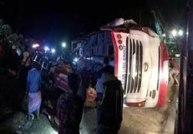  চকরিয়ায় সড়ক দুর্ঘটনায় নিহত ৪