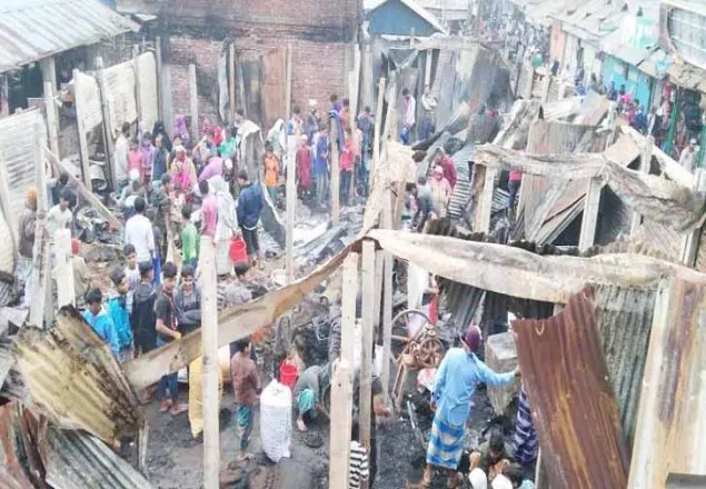 চাঁদপুরে ২১ দোকানে আগুন