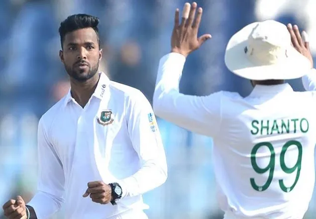 শুরুতেই সাফল্য এনে দিলেন পেসার আবু জায়েদ