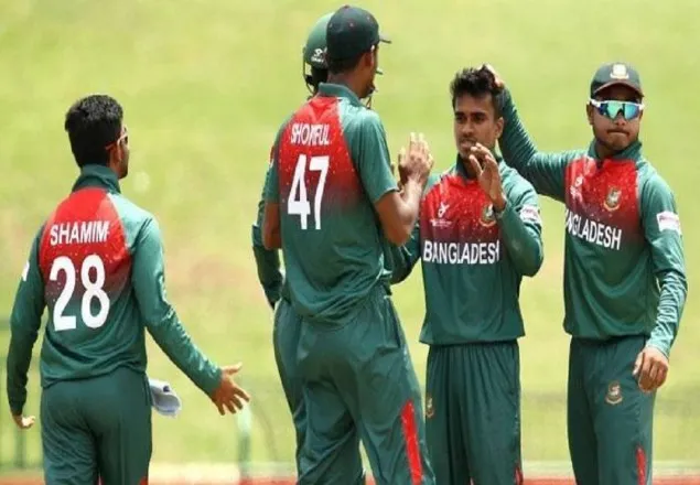 দুর্বল হয়ে পরছে ভারত