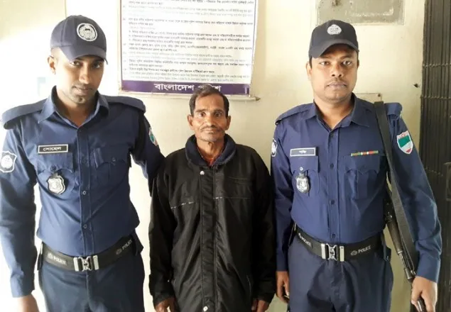 মহেশপুর গৃহবধূকে ধর্ষণ, ভন্ড কবিরাজ আটক
