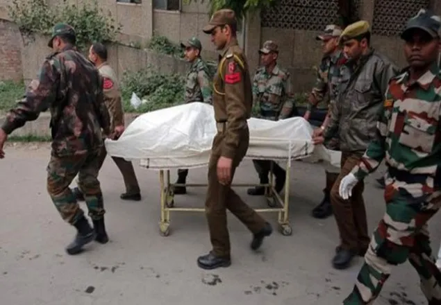 কাশ্মীর সীমান্তে এক ভারতীয় সেনা নিহত, আহত ৩