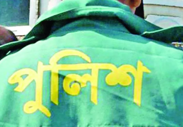 কালীগঞ্জে পুলিশ সদস্যকে আটক করে মারধর