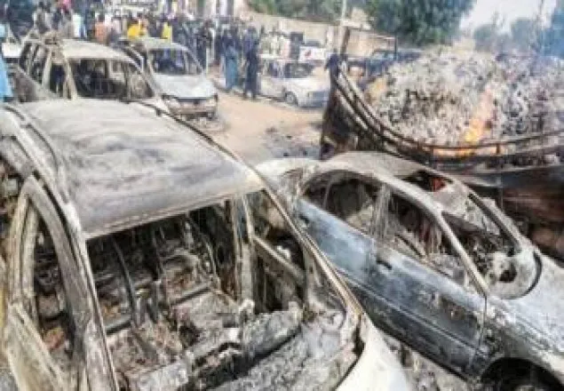 নাইজেরিয়ায় ৩০ জনকে পুড়িয়ে হত্যা