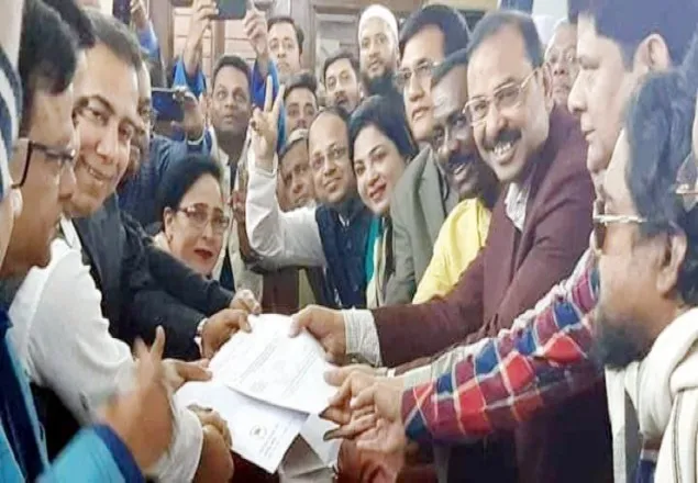 আ’লীগের মনোনয়নপত্র নিলেন মেয়র নাছির