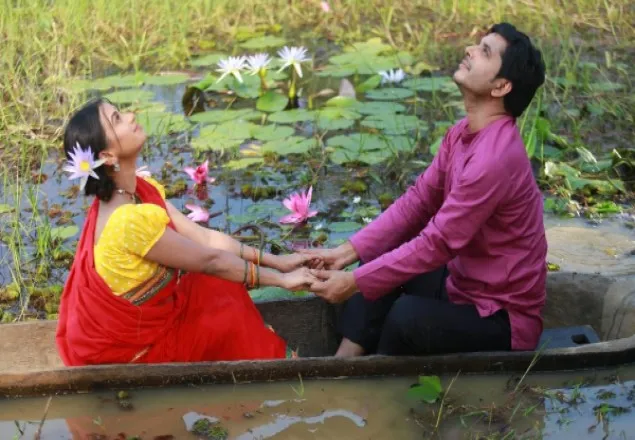 ‘মায়া বাড়াইছে’ প্রিয় মানুষকে কাছে পাওয়ার আকুতি