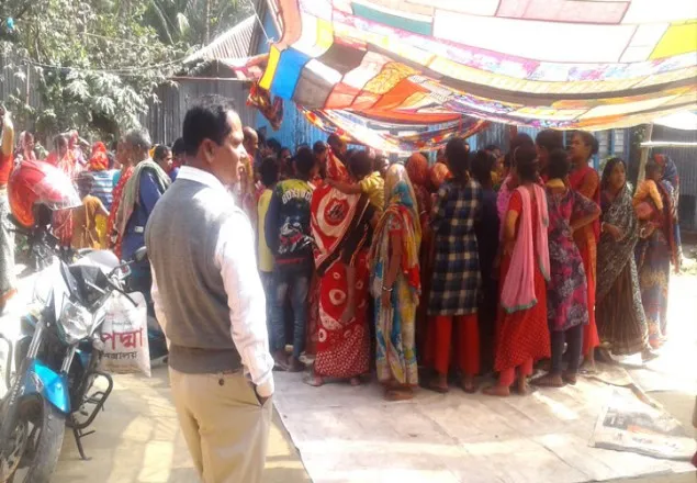 গোপালগঞ্জে প্রেমিকার আত্মহত্যার পর কবরের পাশে প্রেমিকের আত্মহত্যা