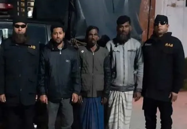 বরিশালে ‘মাদকবিরোধী’ অভিযানে আটক ৩: র‌্যাব
