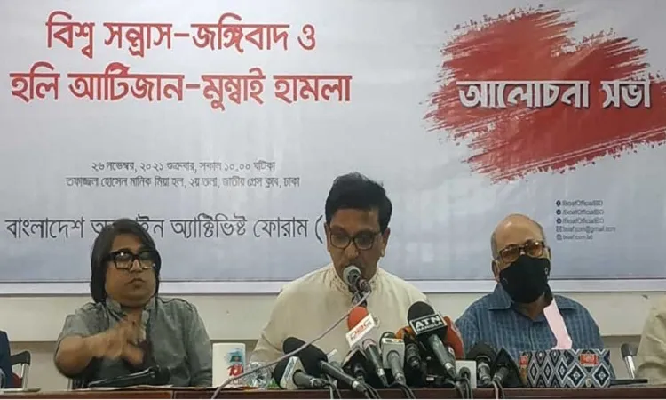 রাষ্ট্রপতির কাছে ক্ষমা চাইলে খালেদা জিয়া বিদেশ যেতে পারেন: হানিফ