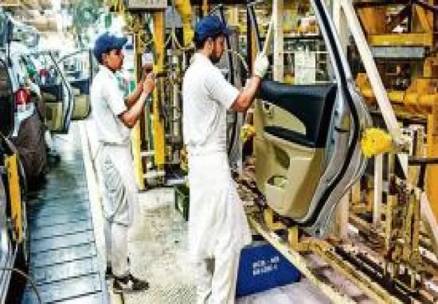 চীনে খুলতে শুরু করেছে গাড়ি নির্মাণ কারখানা