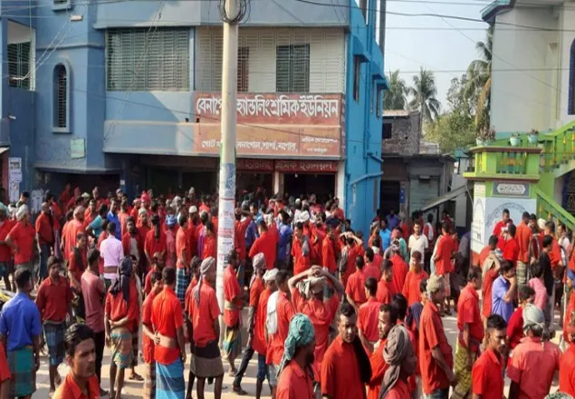 বেনাপোল বন্দরে শ্রমিক-আনসার সংঘর্ষ