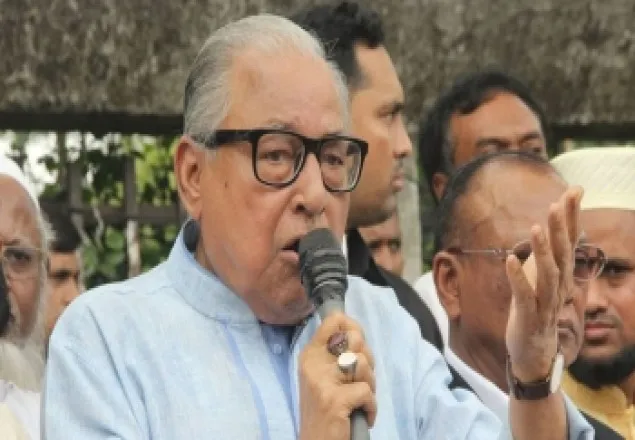 খালেদা জিয়া কোনো অপরাধ করে নাই : নজরুল