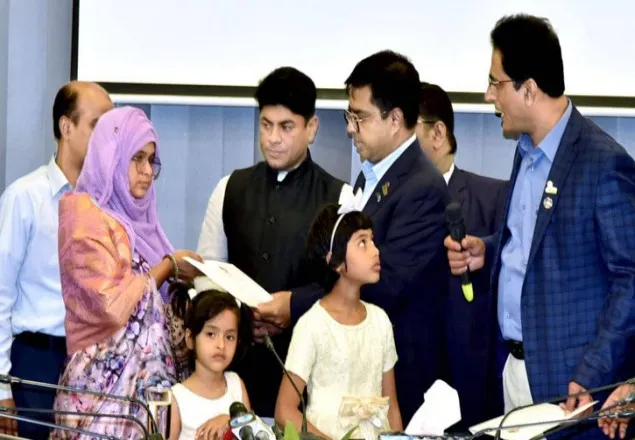  চুড়িহাট্টায় আগুনে ক্ষতিগ্রস্থরা চাকরি পেলেন