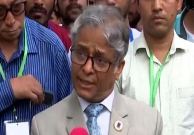 বাংলা যেন সার্বজনীন হয় : ঢাবি উপাচার্য