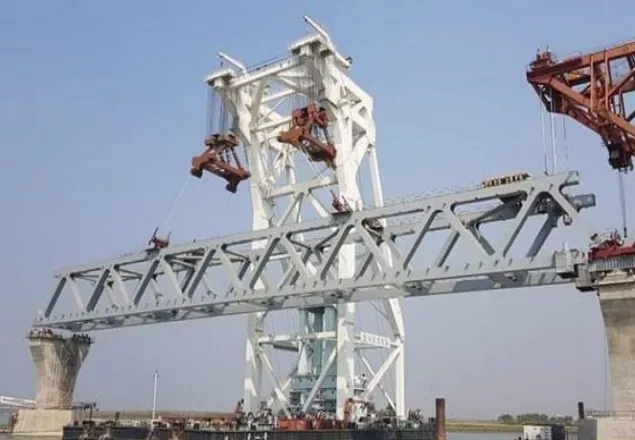 পদ্মাসেতুর ২৫তম স্প্যান দৃশ্যমান