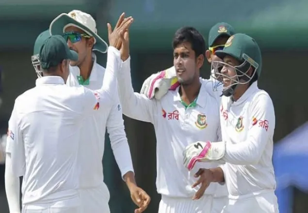 টস হেরে বোলিংয়ে বাংলাদেশ