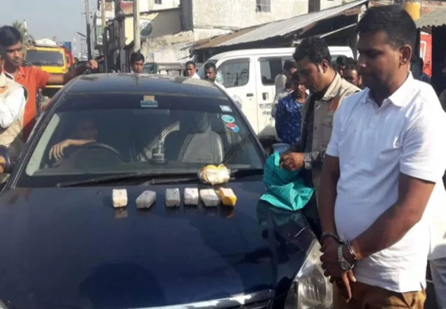 চট্টগ্রামে ১৪ হাজার ইয়াবাসহ সেনাসদস্য আটক