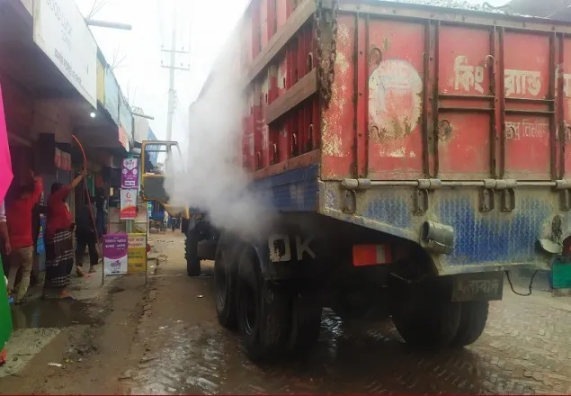 কালীগঞ্জে পাথর বোঝাই ট্রাকে আগুন, যান চলাচল বন্ধ