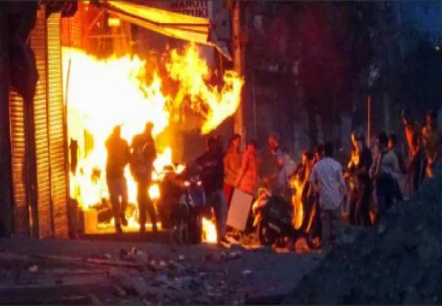 গুলির সাথে অ্যাসিড হামলাও হয়েছে দিল্লিতে