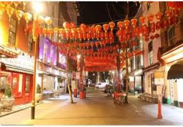 যুক্তরাজ্যে করোনাভাইরাস: স্কুল বন্ধ, বাতিল ফুটবল ম্যাচ!