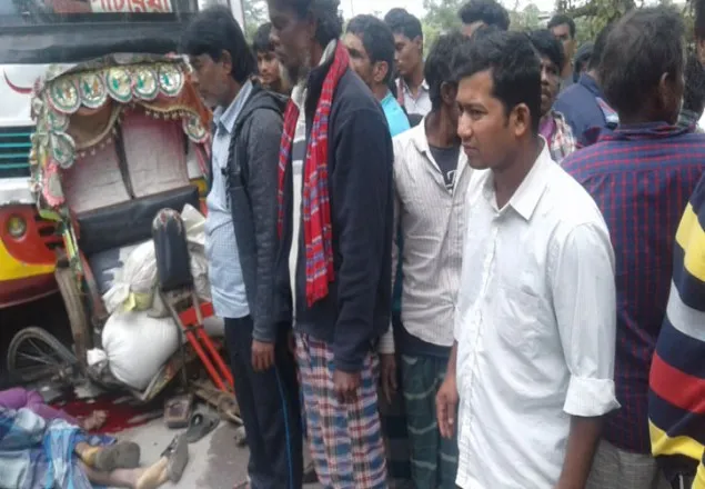 মানিকগঞ্জে বাসচাপায় নিহত ১