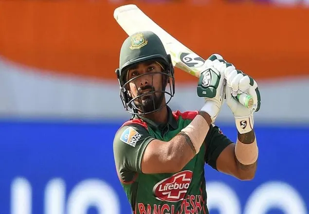 জিম্বাবুয়েকে বাংলাদেশের ৩২২ রানের বিশাল চ্যালেঞ্জ