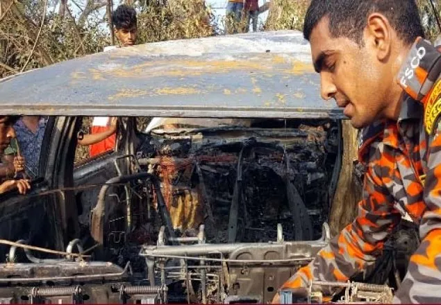 গোপালগঞ্জে প্রাইভেটকার খাদে পড়ে পাঁচজন নিহত