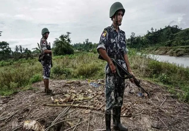 মিয়ানমারের সামরিক হামলায় ৫ রোহিঙ্গা নিহত