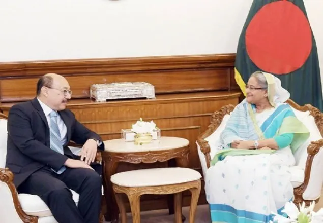 প্রধানমন্ত্রীর সঙ্গে শ্রীংলার সৌজন্য সাক্ষাৎ