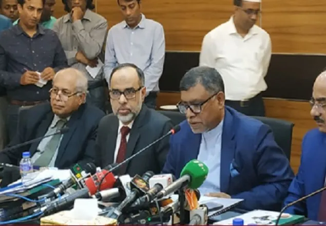 জরুরী প্রয়োজন ছাড়া দেশে না আসার আহ্বান স্বাস্থ্যমন্ত্রীর