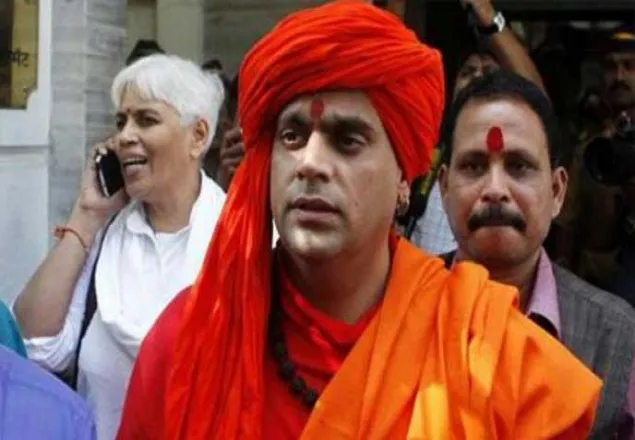 গোমূত্র পানে সাথে সাথে মারা যাবে করোনাভাইরাস : হিন্দু মহাসভা সভাপতি