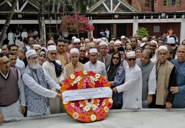 শতাধিক বিচারপতি নিয়ে বঙ্গবন্ধুর সমাধিতে প্রধান বিচারপতি 