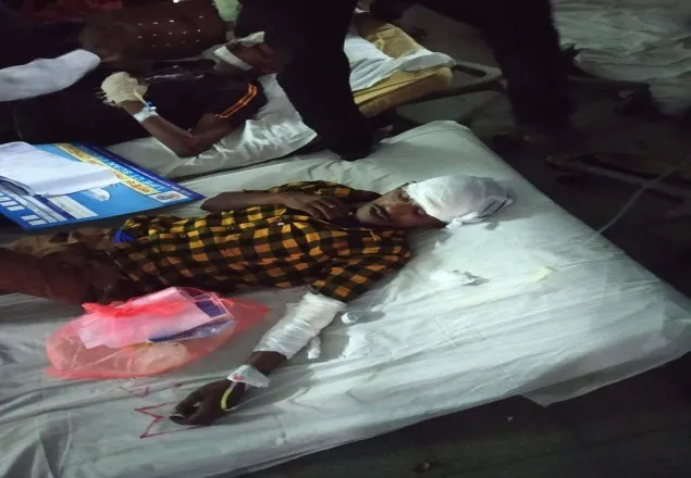 সড়ক দূর্ঘটনার স্বীকার ববি শিক্ষার্থীরা