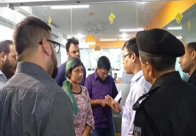 বেশি দামে মাস্ক বিক্রি: দারাজে র‌্যাবের অভিযান