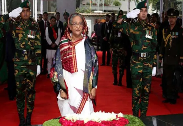 বঙ্গবন্ধুর প্রতিকৃতিতে প্রধানমন্ত্রীর শ্রদ্ধা