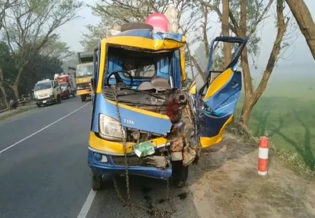 সিরাজগঞ্জে পিকআপভ্যান-নসিমন সংঘর্ষ, নিহত ২