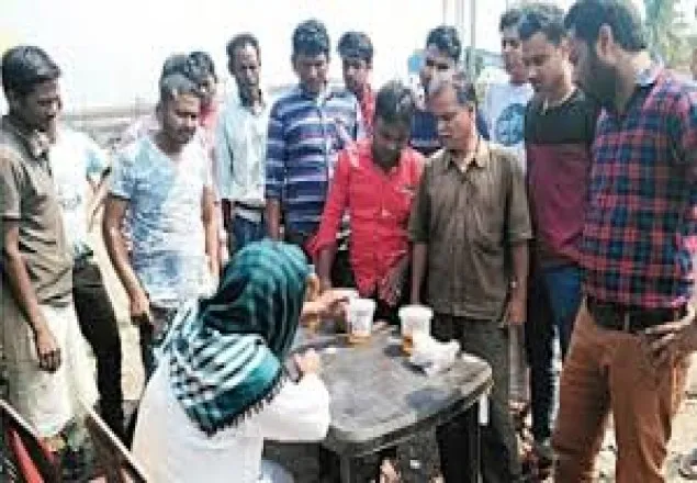 কলকাতায় ৫শ' টাকা দরে বিক্রি হচ্ছে গোমূত্র!