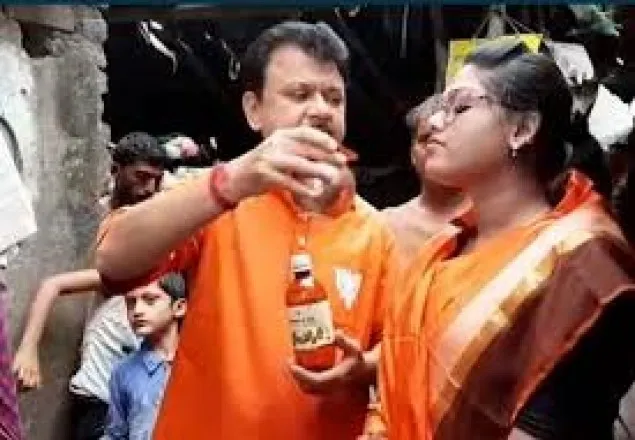 করোনা রু'খতে এবার কলকাতায় বাঙালীদের গোমূ'ত্র খাওয়াচ্ছেন বিজেপি নেতারা
