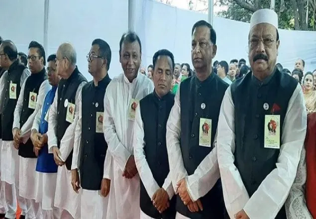 করোনা আতঙ্ক: যুক্তরাজ্য থেকে ফিরে প্রধানমন্ত্রীর পাশে কামরান!