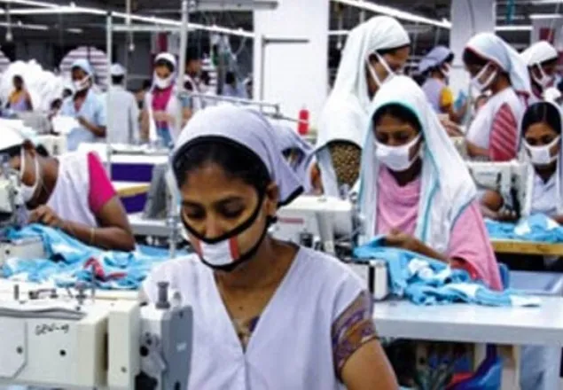 চলতি মাসের বেতন পরিশোধ করে কারখানা বন্ধের দাবি