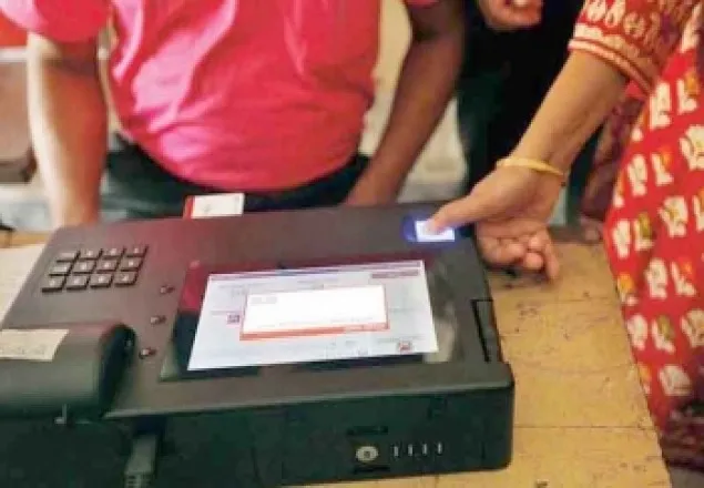 করোনার আতঙ্কের মধ্যেই ৩ আসনে ভোটগ্রহণ চলছে