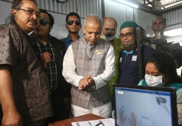 ইভিএমে ভোট দিতে না পেরে চলে গেলেন আ.লীগের প্রার্থী মহিউদ্দিন