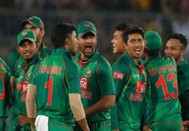 করোনা মোকাবিলায় বেতনের অর্ধেক দিচ্ছেন তামিম-মুশফিকরা