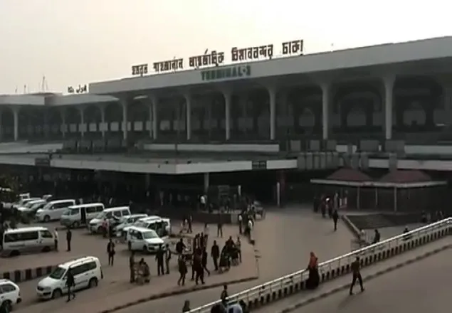 করোনা : ঢাকা ছাড়ছেন উদ্বিগ্ন কূটনীতিক ও বিদেশিরা