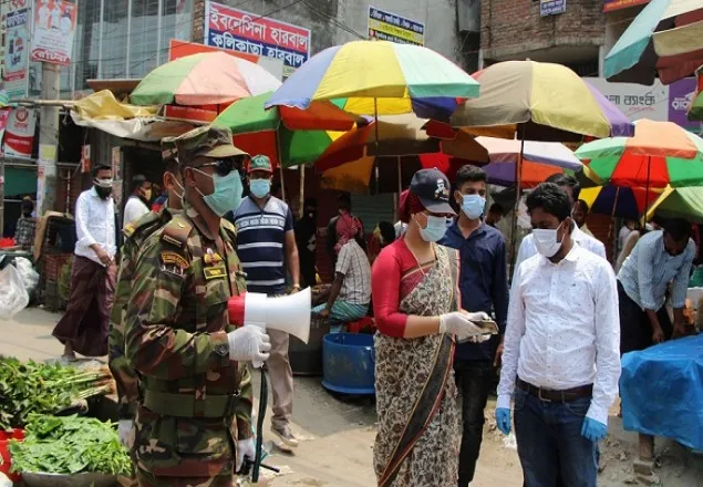 করোনাভাইরাস: ঘরে থাকুন, রুপগঞ্জ প্রশাসন ও সেনাবাহিনীর দিনব্যাপী যৌথ অভিযান