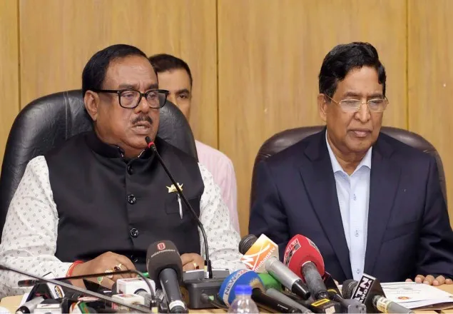  রোববারের মধ্যে ১০ টাকা চালের বেনামি কার্ড জমা দেয়ার নির্দেশ