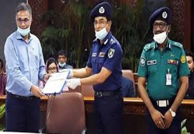 প্রধানমন্ত্রীর ত্রাণ তহবিলে ২০ কোটি টাকা অনুদান দিল পুলিশ