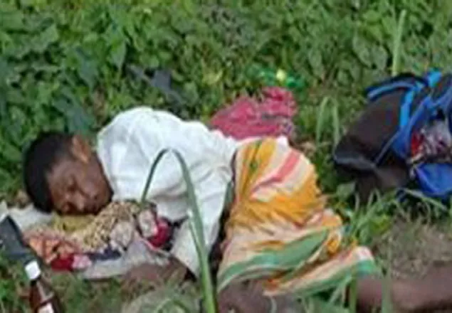 জ্বর নিয়ে রাস্তার ধারে সারাটি দিন পড়ে ছিলেন, অবশেষে মৃত্যু!