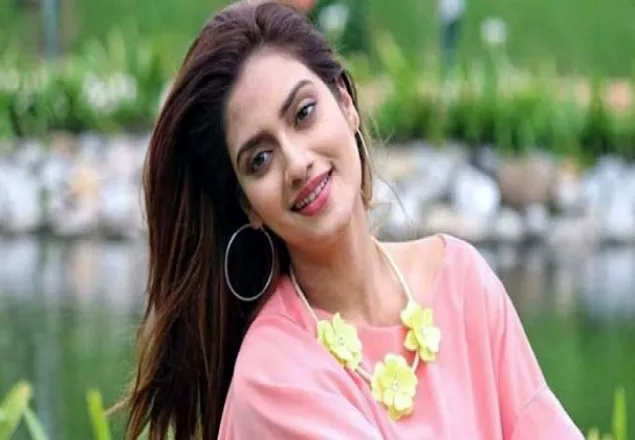 করোনার লক্ষণ নিয়ে হাসপাতালে চিত্রনায়িকা নুসরাতের বাবা
