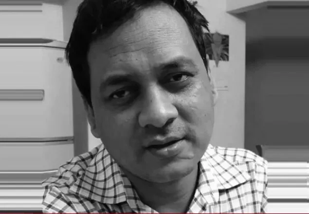 মায়ের পাশেই চিরনিদ্রায় শায়িত ডা. মঈন উদ্দিন